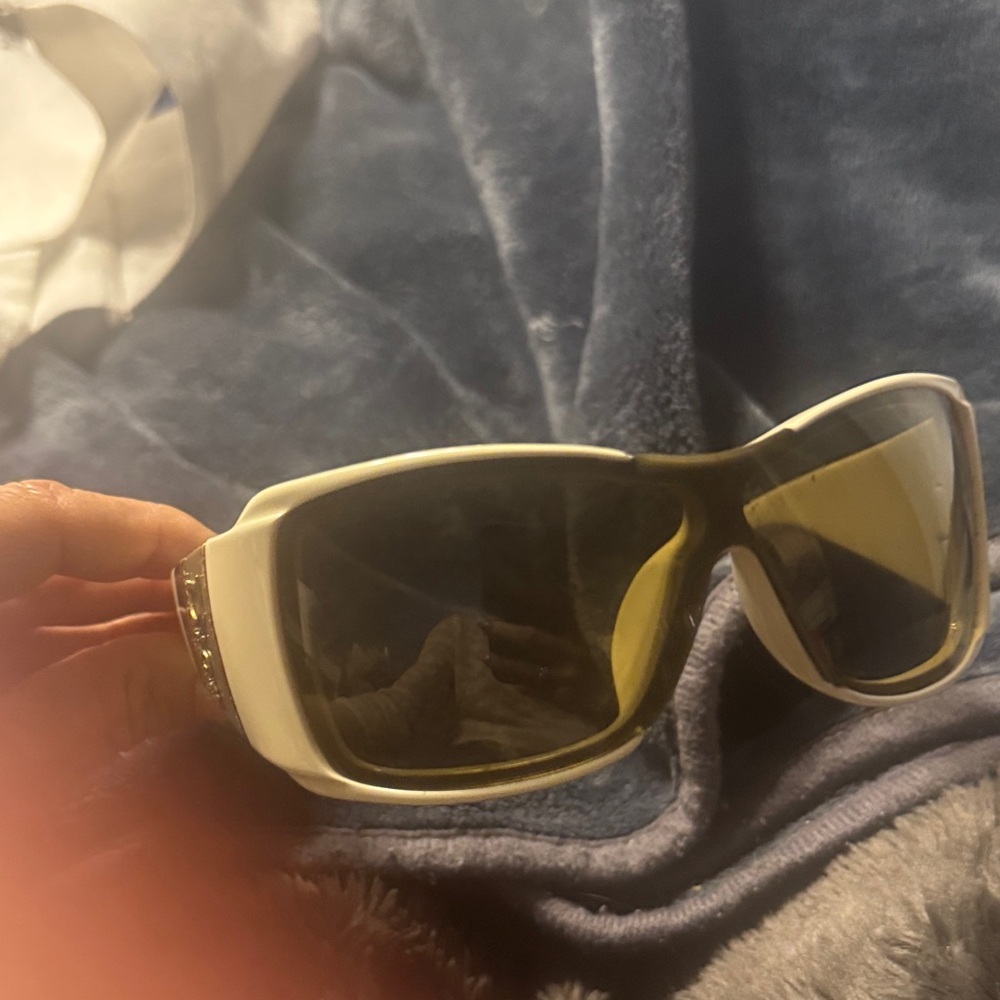 Dior Elegant White and Black Sunglasses - Picture 7 of 7
